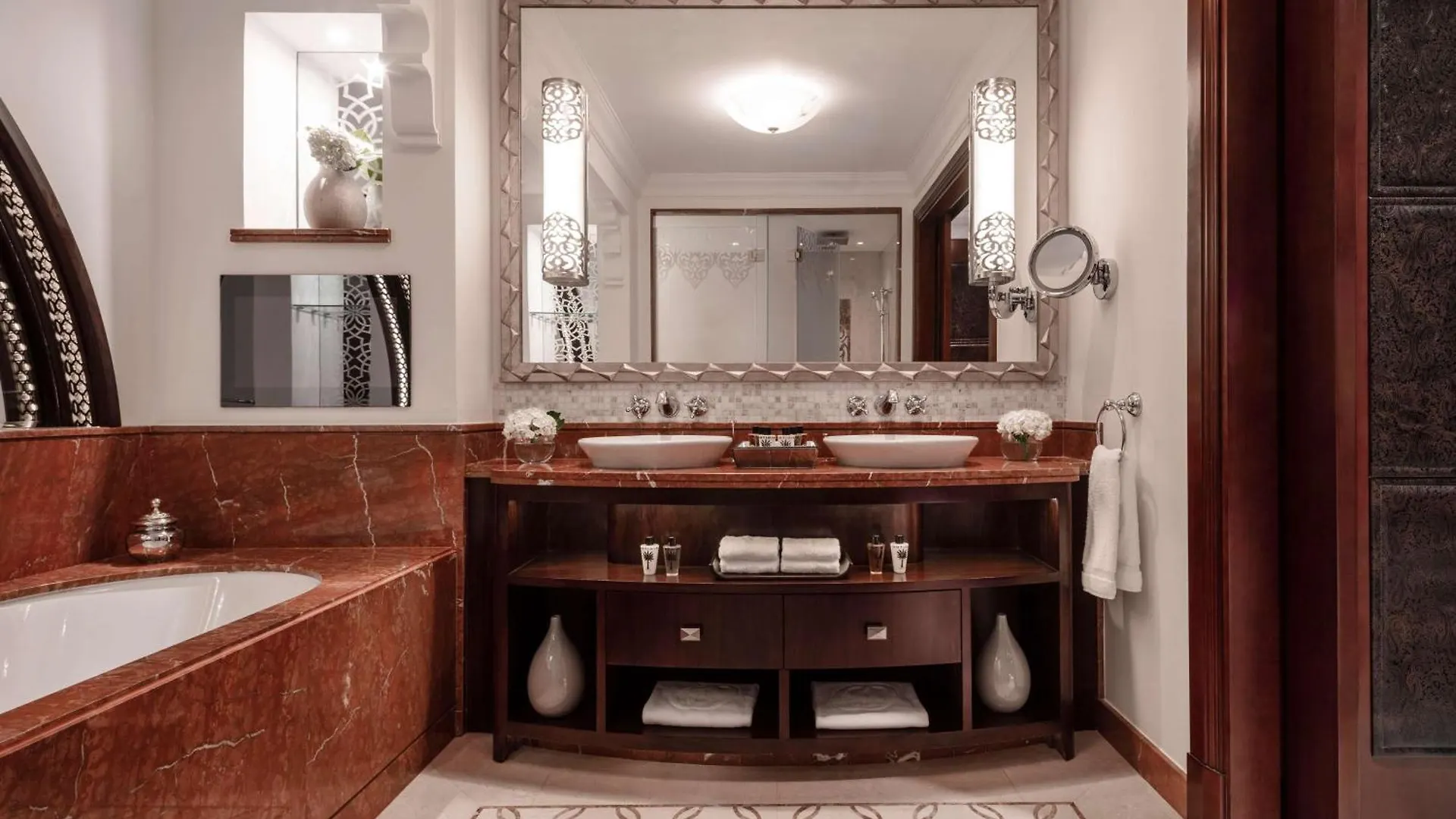 One&Only Royal Mirage Resort Dubaj 5*,